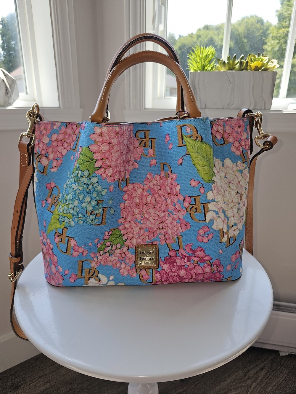 Dooney and Bourke Hydrangea Monogram Leather Handbag Shoulder Bag Purse - Picture 3 of 7